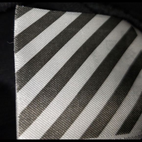 Off-White hoodie - Picture 3 of 7